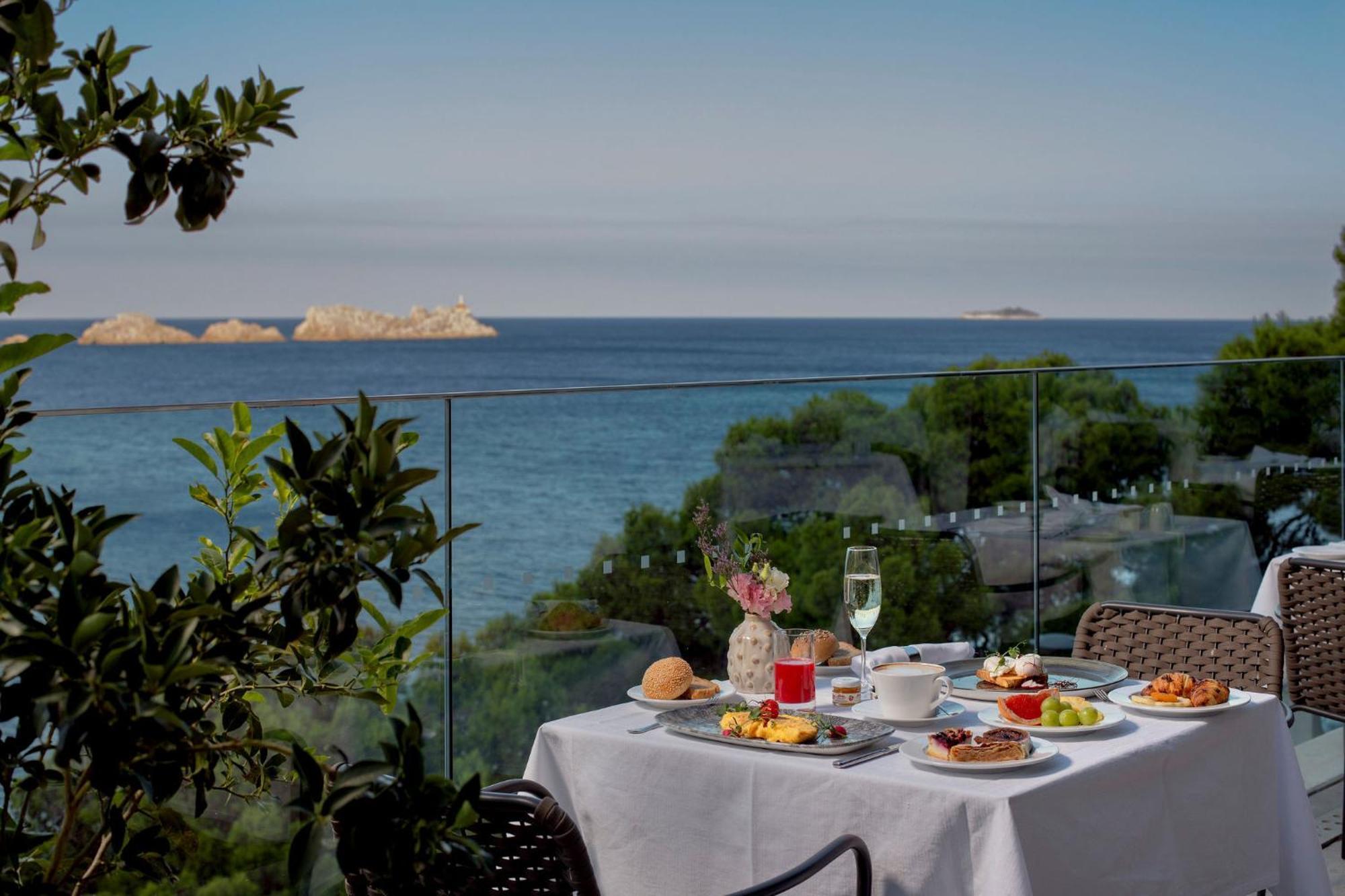 Hotel More (Adults Only) Dubrovnik Luaran gambar Breakfast at the hotel
